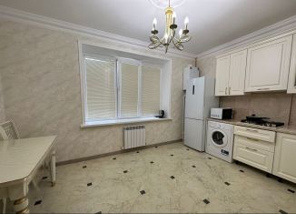 Сдается 2-ком. квартира, 78 м2, Дагестан, улица Салаватова, 19