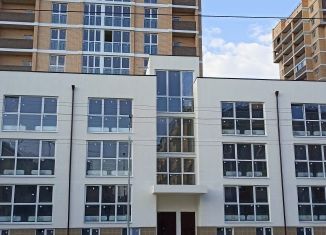 Продается 2-ком. квартира, 61 м2, Краснодар, микрорайон Завод Радиоизмерительных Приборов, улица имени Ф.И. Шаляпина, 30/1к2