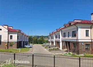 Продам трехкомнатную квартиру, 90 м2, посёлок Марьино, улица Харлампиева, 28к4