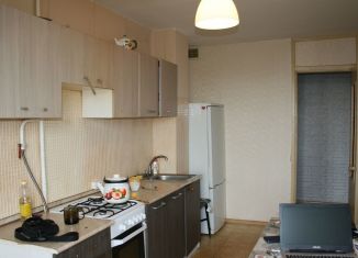 Продам трехкомнатную квартиру, 68 м2, Москва, улица Генерала Тюленева, 13, район Тёплый Стан