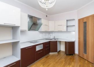 Продается 2-комнатная квартира, 65.2 м2, Тюмень, улица Пермякова, 82