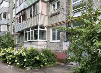 Продажа трехкомнатной квартиры, 50 м2, Калужская область, Московская улица, 184