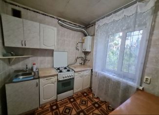 Сдам 2-ком. квартиру, 48 м2, Астрахань, Боевая улица, 65