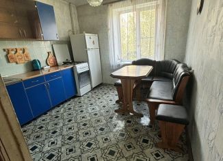 Сдаю в аренду 2-ком. квартиру, 54 м2, Александров, Красный переулок, 14