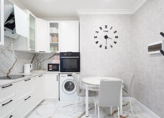 Продам 2-ком. квартиру, 42 м2, Санкт-Петербург, Русановская улица, 19к4, метро Рыбацкое