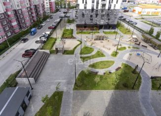 Продам 2-ком. квартиру, 65 м2, Тюмень, Родниковая улица, 4, ЖК Моё