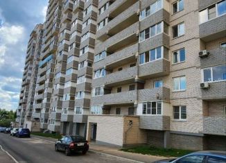 Сдам в аренду 1-комнатную квартиру, 36 м2, Смоленск, улица Рыленкова, 54А