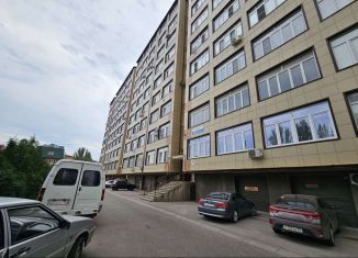 Продается 5-комнатная квартира, 150 м2, Каспийск, улица Алфёрова, 5Б