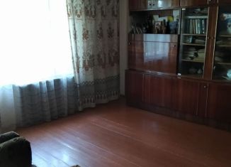 Продаю 3-ком. квартиру, 60 м2, Новозыбков, Садовая улица, 50