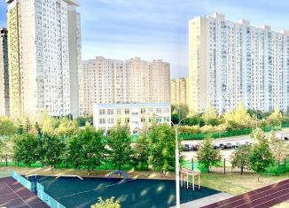 Продам 3-ком. квартиру, 75 м2, Москва, метро Стахановская