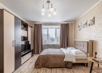 Сдаю 1-ком. квартиру, 37 м2, Курган, улица Пичугина, 6