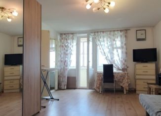 Сдаю 2-ком. квартиру, 60 м2, Москва, улица Паустовского, 5к1, метро Новоясеневская