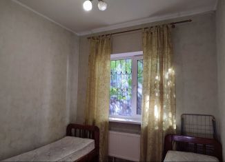 Сдается 3-комнатная квартира, 60 м2, Сальск, улица Шаумяна, 1