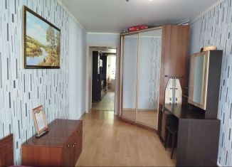 Продажа 3-ком. квартиры, 57 м2, Нурлат, улица Гиматдинова, 56