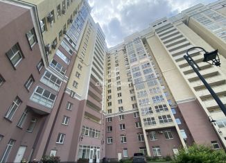 Продам 1-комнатную квартиру, 40 м2, Екатеринбург, метро Динамо, улица Смазчиков, 3