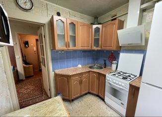 Продается трехкомнатная квартира, 41.9 м2, Екатеринбург, улица Азина, 18А, метро Площадь 1905 года