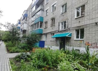 Продажа трехкомнатной квартиры, 60 м2, Хабаровский край, Октябрьский проспект, 17к3