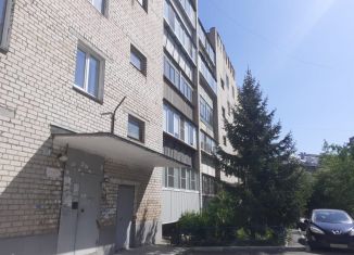 Продаю 4-ком. квартиру, 80 м2, Челябинск, улица Образцова