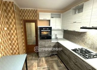 Продажа 4-ком. квартиры, 80 м2, Новороссийск, улица Видова, 169