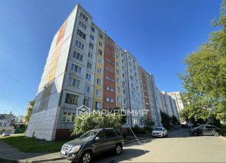 Продаю двухкомнатную квартиру, 50.4 м2, Киров, улица Азина, 5