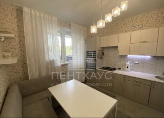 Продам 1-комнатную квартиру, 46 м2, Владимир, Славная улица, 4