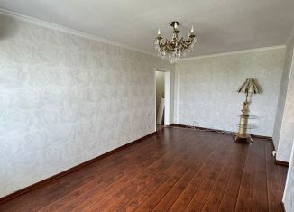 Продается 1-комнатная квартира, 48 м2, Алагир, улица К. Хетагурова, 229