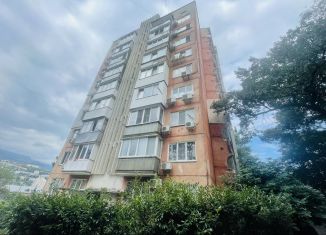 Продаю трехкомнатную квартиру, 61 м2, Ялта, Красноармейский переулок, 4