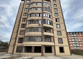 Продается 3-ком. квартира, 154 м2, Махачкала, проспект Амет-Хана Султана, 37, Ленинский район