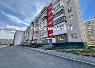 Продаю 1-комнатную квартиру, 40 м2, Миасс, бульвар Карпова, 11