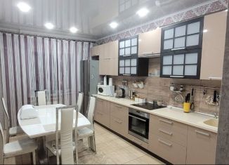 Сдается в аренду 3-ком. квартира, 85 м2, Абакан, улица Авиаторов, 4