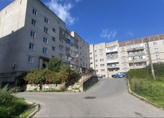 Трехкомнатная квартира на продажу, 58.9 м2, Волхов, проспект Державина, 32