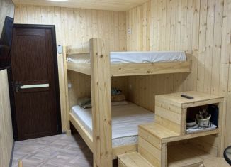 Сдача в аренду комнаты, 15 м2, Алушта, улица Глазкрицкого, 15