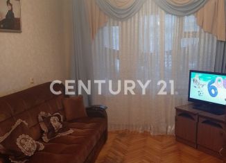 Продается трехкомнатная квартира, 57 м2, Владикавказ, площадь 50 лет Октября, 4, 1-й микрорайон