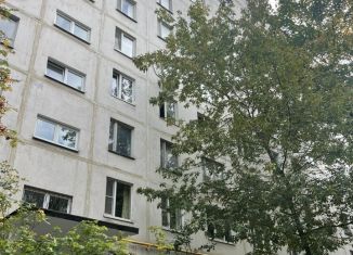 3-комнатная квартира в аренду, 67 м2, Москва, улица Бутлерова, 10, метро Калужская