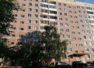 Продается трехкомнатная квартира, 57.2 м2, Санкт-Петербург, проспект Авиаконструкторов, 33, метро Комендантский проспект