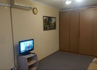 Сдаю в аренду 2-ком. квартиру, 44 м2, Москва, Дорожная улица, 16к3, станция Покровское