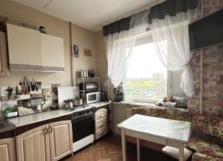 Продам двухкомнатную квартиру, 52 м2, Коми, 6-й микрорайон, 26А