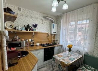 Продается трехкомнатная квартира, 55 м2, Альметьевск, улица Гагарина, 11