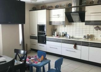 Аренда 4-комнатной квартиры, 120 м2, Санкт-Петербург, улица Ворошилова, 29к1