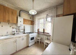 Продаю 2-комнатную квартиру, 50 м2, Ставрополь, улица Мира, 147