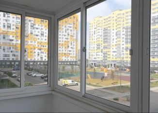 Продаю 1-ком. квартиру, 39 м2, Краснодар, улица Генерал-лейтенанта Александра Сапрунова, 37к1