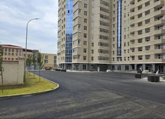 Продаю 2-ком. квартиру, 76.5 м2, Грозный, улица Хамзата У. Орзамиева, 27