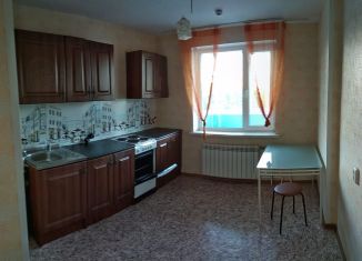 Сдам в аренду 3-ком. квартиру, 82 м2, Татарстан, проспект Универсиады, 16