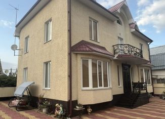 Продаю дом, 320 м2, Нальчик, улица Тимирязева, 8