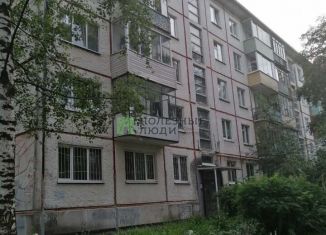 Продам 3-комнатную квартиру, 48 м2, Удмуртия, Школьная улица, 62