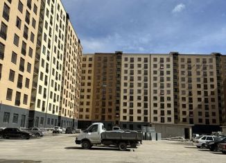 Продам трехкомнатную квартиру, 109 м2, Нальчик, улица Шарданова, 50