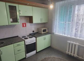 Продаю 2-ком. квартиру, 50 м2, Тюмень, улица Мельникайте, 129