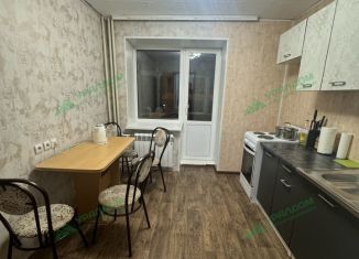 3-комнатная квартира в аренду, 72 м2, Екатеринбург, улица Бебеля, 184, метро Уральская