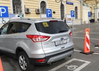 Сдача в аренду машиноместа, 10 м2, Москва, Никольская улица, метро Площадь Революции