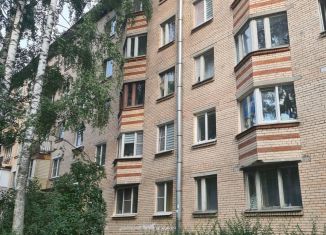 Продаю двухкомнатную квартиру, 47 м2, Ленинградская область, Александровская улица, 77к2